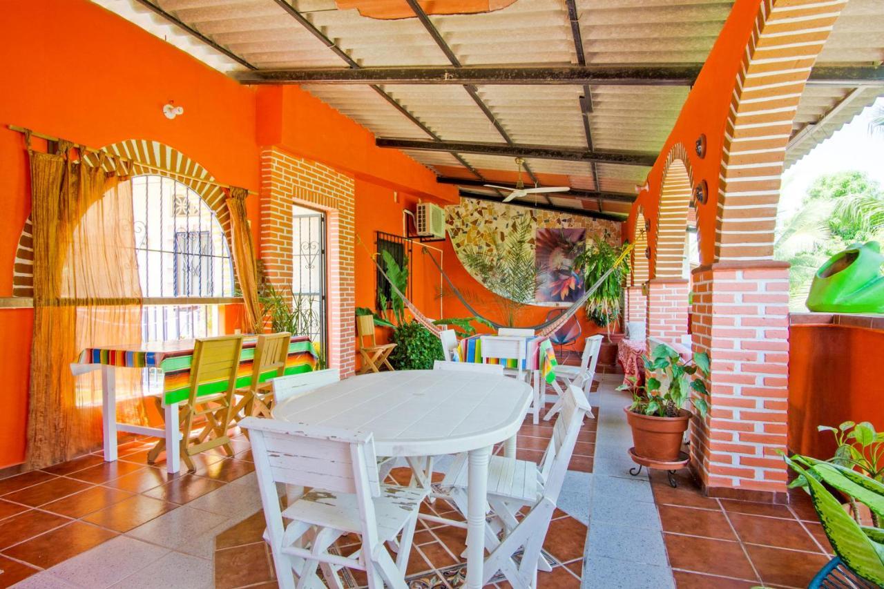 Oyo Hotel Posada Esmeralda San Patricio Melaque Exterior foto
